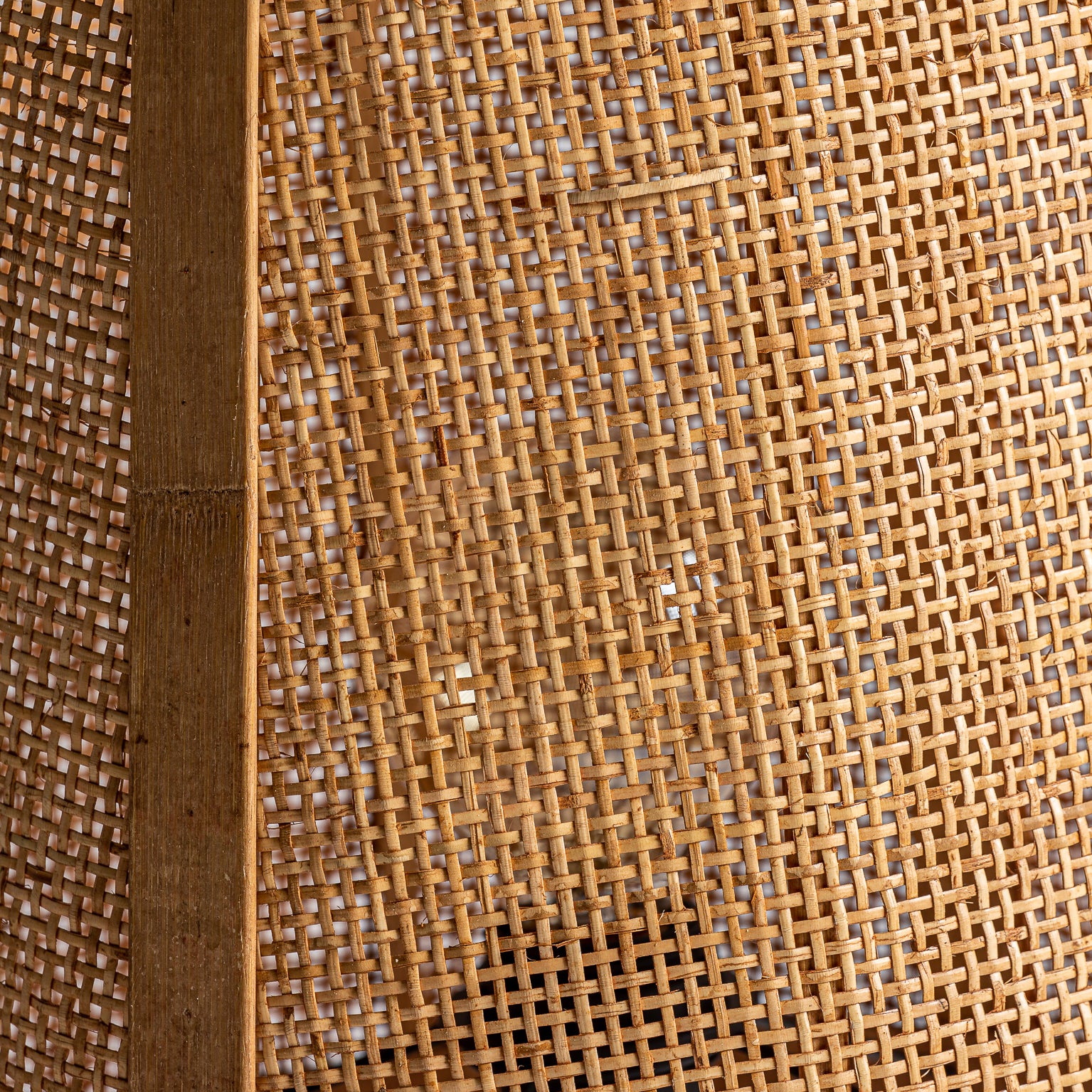 KIRI TABLE LAMP